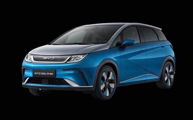 BYD Dolphin – elektryczny hatchback niebieski, widok z przodu